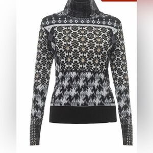 ⭐️Icelandic Designs Solange Sweater⭐️